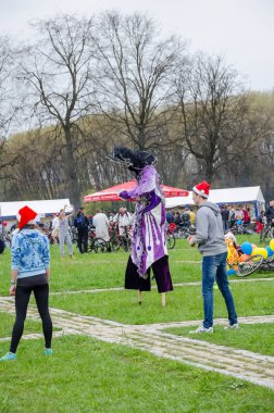 Belarus, Minsk - 30 Nisan 2016: Minsk merkezi sokaklarında yıllık bisiklet karnaval barındırılan 