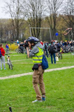 Belarus, Minsk - 30 Nisan 2016: Minsk merkezi sokaklarında yıllık bisiklet karnaval barındırılan 
