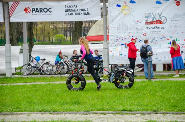 ベラルーシ ミンスク 2016 中心街はミンスクの開催毎年恒例の自転車カーニバル — ストック写真