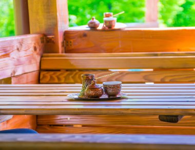 turistler için dağlarda restoran hizmet vermektedir, Türk kahve.