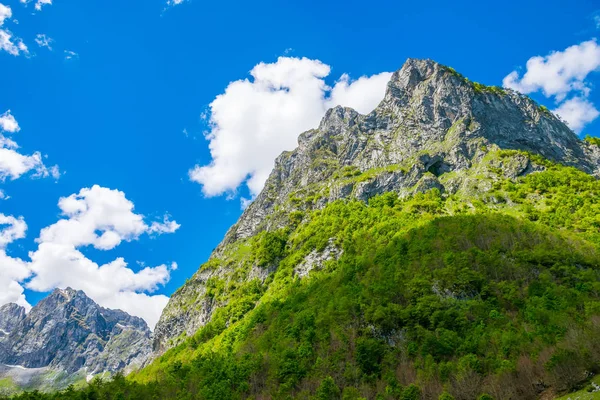 Festői Kilátással Magas Hegység Hófödte Csúcsai — Stock Fotó