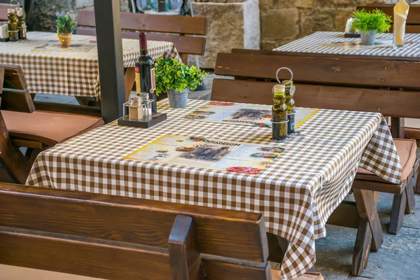 Bosnia Herzegovina Junio 2017 Los Turistas Visitaron Restaurante Con Mesas — Foto de Stock