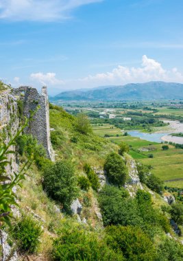 Rozafa, Arnavutluk Ortaçağ Kalesi surlarının dan manzaralar