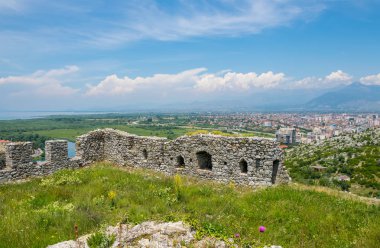 Rozafa, Arnavutluk Ortaçağ Kalesi surlarının dan manzaralar