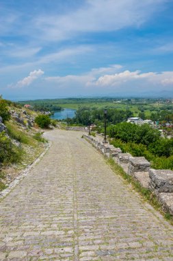 cobblestones Rozafa eski kale için yapılan yol