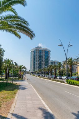 Karadağ, Budva - Jene 05, 2017: gayrimenkul sahipleri alışveriş merkezi mağazası açıldı.