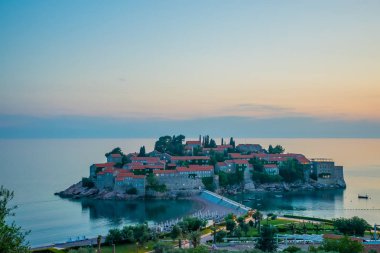 Panoramik, küçük ada, St. Stephen Adriyatik Denizi'nde
