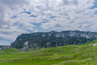 Karadağ Milli Parkı Durmitor'kuzeyindeki yüksek dağlarda ısmarlayarak