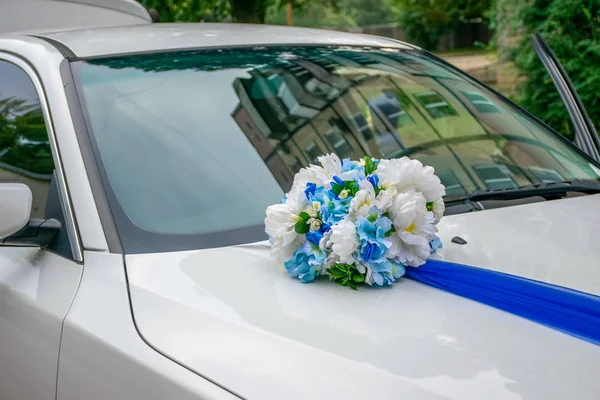 Ukraina Dnipro Września 2018 Nowożeńcy Urządzone Samochód Ślub — Zdjęcie stockowe