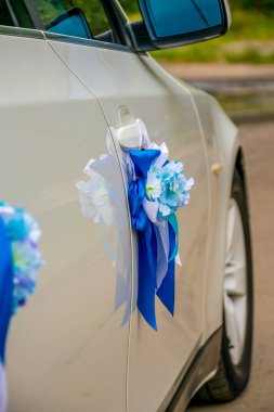 Ukrayna, Dnipro - 29 Eylül 2018: yeni evliler düğün araba dekore edilmiş