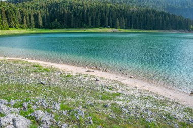 kuzeyinde Karadağ Milli Parkı Durmitor içinde muhteşem Kara Göl