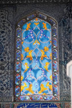 Batum Katedrali'nde görkemli vitray pencere