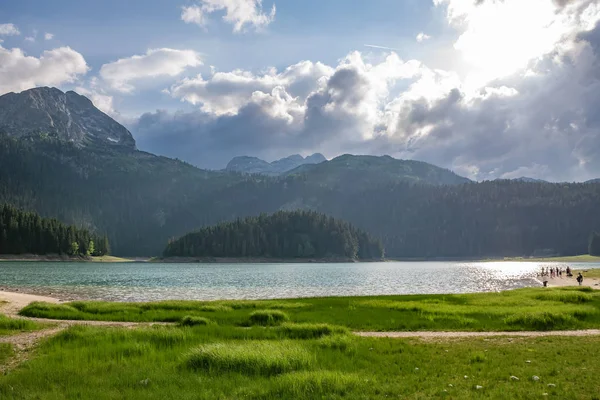 kuzeyinde Karadağ Milli Parkı Durmitor içinde muhteşem Kara Göl