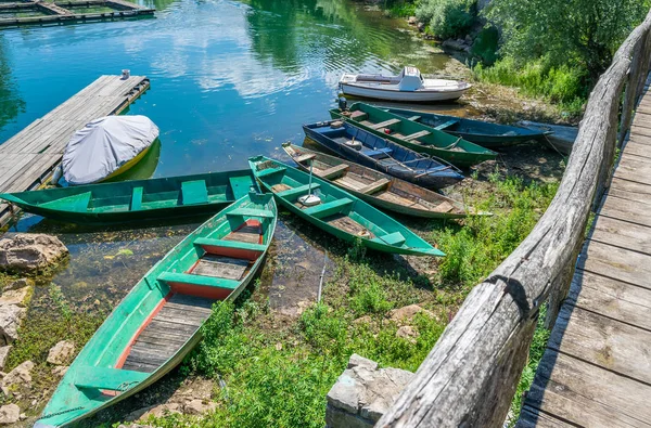 Hölzerne Fischerboote Ufer Des Dorfes Festgemacht — Stockfoto