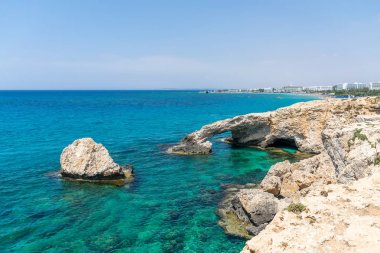 En popüler konumlar biri Lovers 'Bridge olduğunu. Kıbrıs, Ayia Napa.