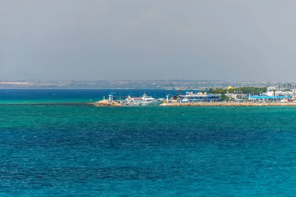 Kıbrıs Ayia Napa Mayıs 2018 Turistler Limandan Geziler Için Tekneyle — Stok fotoğraf