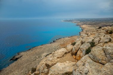 Dağ Cape Cavo Greco tepesinden bakış açısından Ayia Napa şehrinpanoramik görünümü.