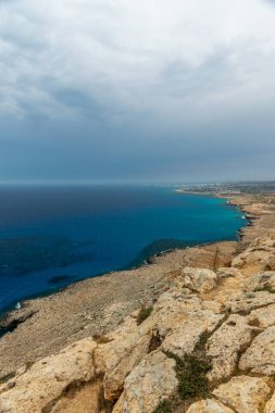 Dağ Cape Cavo Greco tepesinden bakış açısından Ayia Napa şehrinpanoramik görünümü.