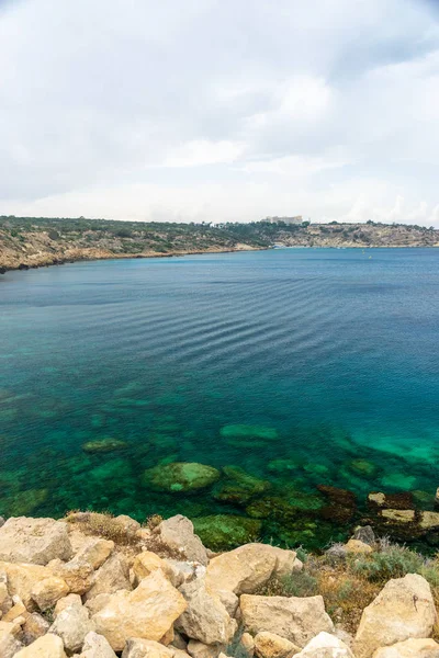 Agua Transparente Largo Costa Azul Del Mar Mediterráneo — Foto de Stock