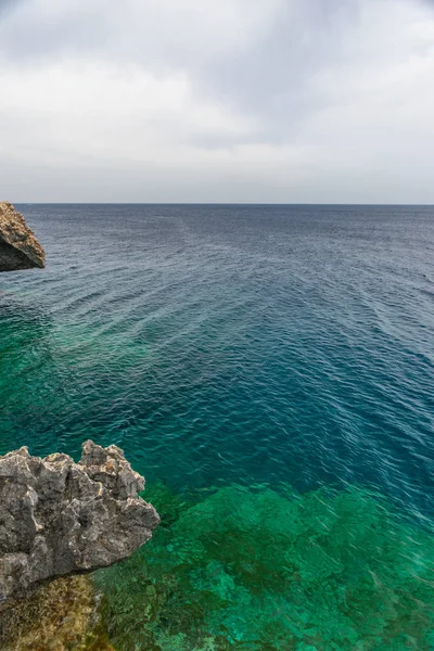 Costa Rocciosa Del Mar Mediterraneo Sull Isola Cipro — Foto Stock