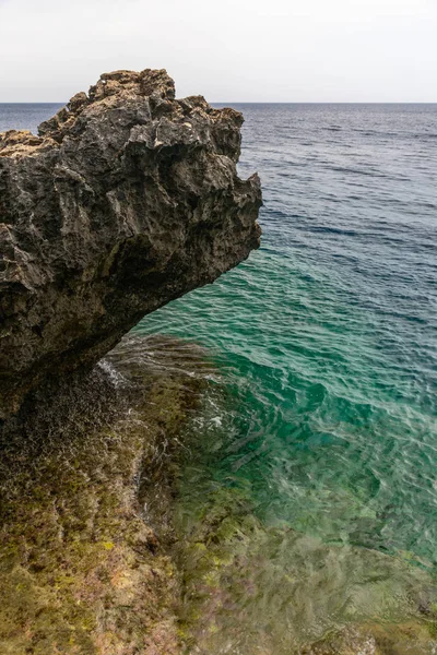 Costa Rocciosa Del Mar Mediterraneo Sull Isola Cipro — Foto Stock