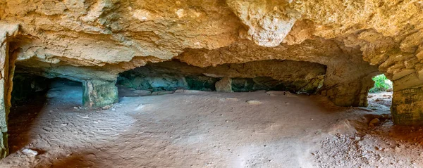 Jeskyně Kyklop Pobřeží Středozemního Moře Kypr — Stock fotografie