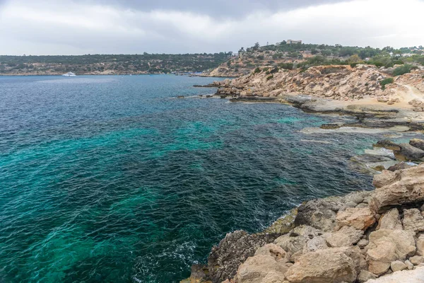 Akdeniz Kıyılarında Rahat Pitoresk Koy — Stok fotoğraf