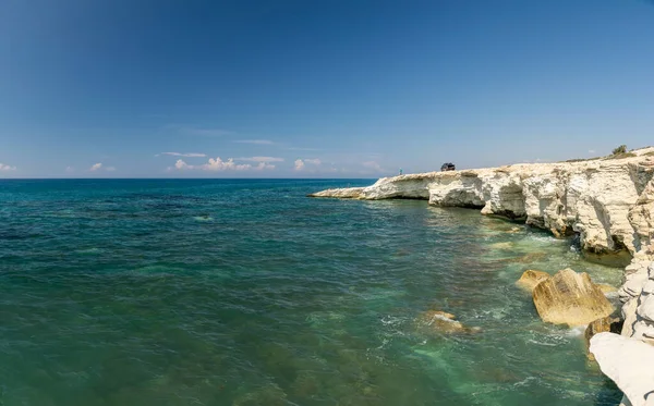 Fantastisk Havsutsikt Med Stenig Strand — Stockfoto