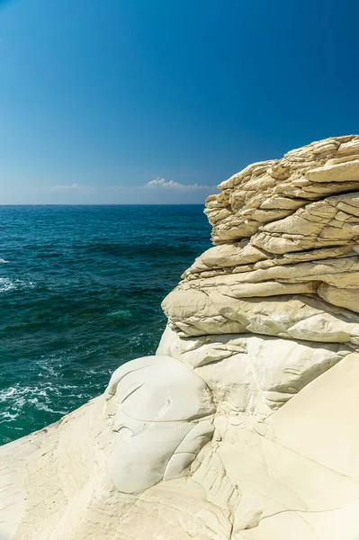 Fantastisk Havsutsikt Med Stenig Strand — Stockfoto