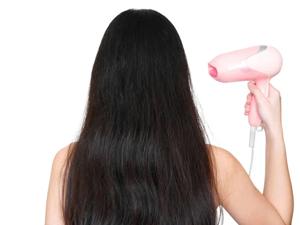 妇女与长直的自然棕色头发拿着吹风机隔绝在白色背景 — 图库照片