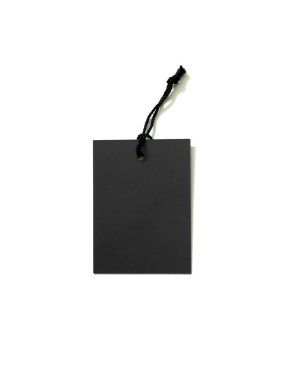 Beyaz arka plan üzerinde izole boş siyah fiyat etiketi etiket