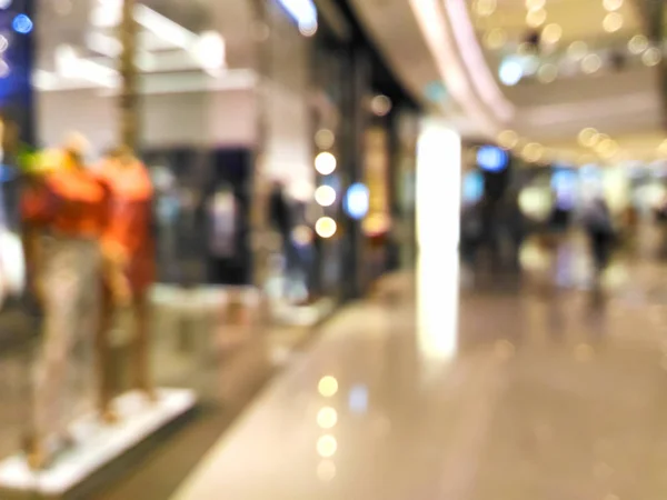 Blurred mannequins in a clothing shop — Stock Photo, Image