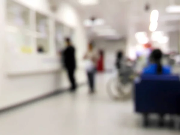 Bulanık hastalar doktor görmek için bekliyor