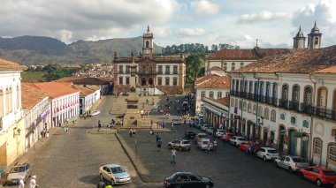 Tiradentes, eski yasama ev içinde belgili tanımlık geçmiş ile 25 Mart 2016, Ouro Preto'daki, Minas Gerais, Brezilya, sömürge evi, tarihi kent Meydanı.