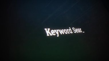  Bilgisayar ekranlarındaki dijital ekran mesajında anahtar sözcük araması