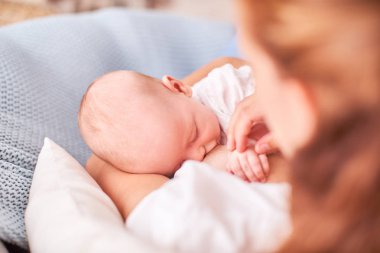 Emzirme. Annem çocuk beslenir. serbest metin alanı ile. kopya 