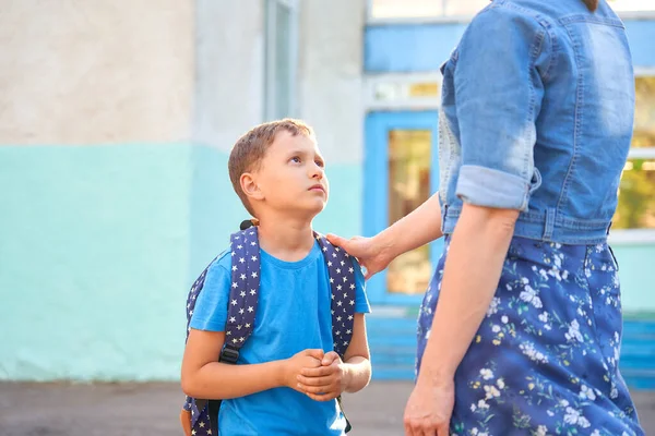 Back School Frustrated Caucasian Schoolboy Backpack Looks Sadly His Mother — Stock Photo, Image