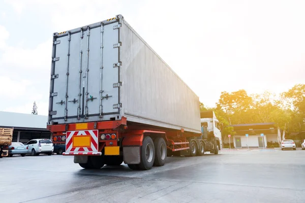 Samochody Ciężarowe Kontener Logistic Przez Cargo Ciężarówka Drodze — Zdjęcie stockowe