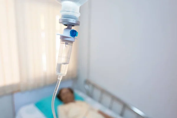 Goteo Solución Salina Intravenosa Primer Plano Para Hospital Pacientes — Foto de Stock