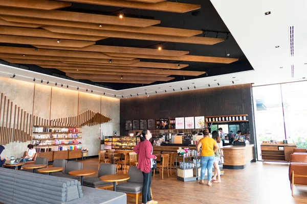 Chachoengsao Thailand Abril 2018 Dentro Loja Starbucks Starbucks Tem 891 — Fotografia de Stock