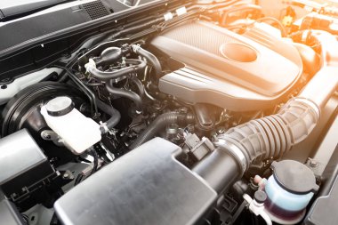 closeup motoru araba parçası. Yeni araba motor modern detay .