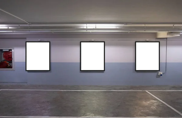 Estacionamento Interior Outdoor Branco Vazio Espaço Branco Para Texto Imagens — Fotografia de Stock