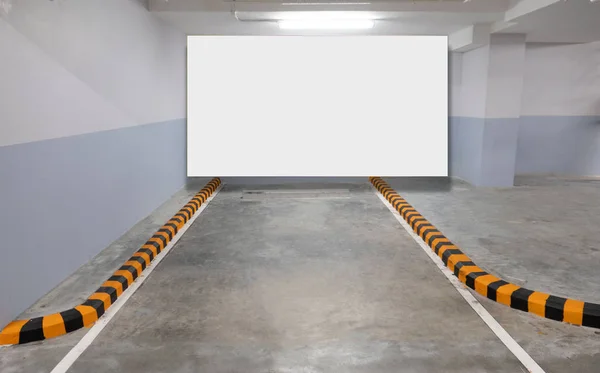 Estacionamento Interior Outdoor Branco Vazio Espaço Branco Para Texto Imagens — Fotografia de Stock