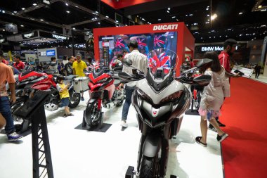 Bangkok, Tayland - 06 Nisan 2019: Ducati motosiklet bölgesi, 06 Nisan 2019 tarihinde Bangkok, Tayland'da 40.Bangkok Uluslararası Motor Show'da gösterildi..