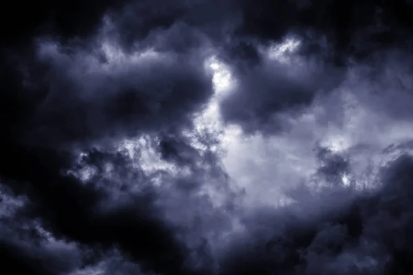 Luz Las Nubes Tormenta Oscuras Dramáticas — Foto de Stock