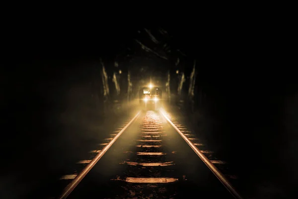 Oude Treinen Door Oude Tunnels Nachts — Stockfoto