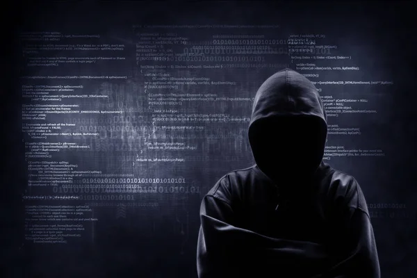 Internet suç kavramı. Hacker bir kod karanlık dijital arka plan dijital arabirimi ile üzerinde çalışma.