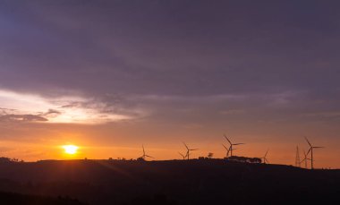 Khao Kho batımında yel değirmenleri