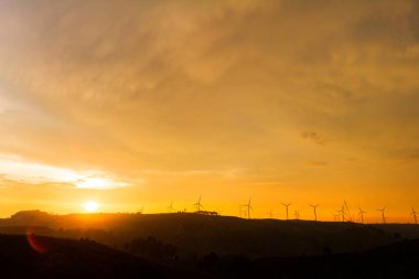 Khao Kho batımında yel değirmenleri