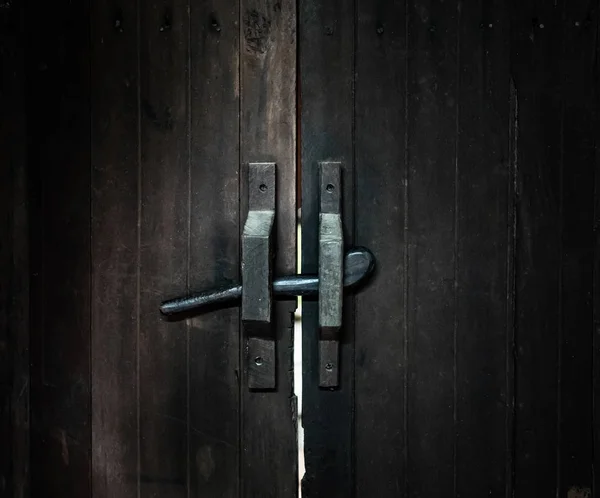 Dark old wood door background — Stock Photo, Image